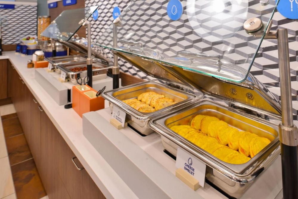 Holiday Inn Express & Suites Raleigh Airport - Brier Creek Image 11