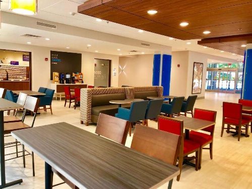 Holiday Inn Express & Suites Raleigh Airport - Brier Creek image 13