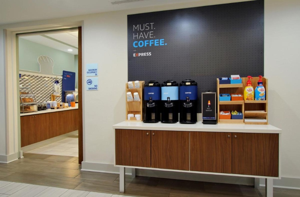 Holiday Inn Express & Suites Raleigh Airport - Brier Creek Image 6